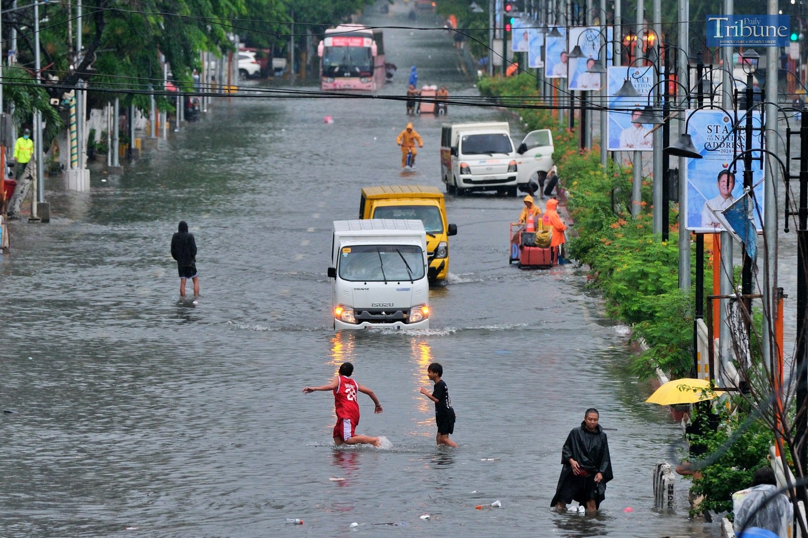 TRIBUNE-manila-submerged
